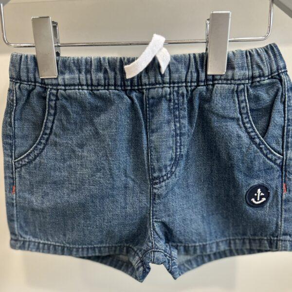 Short en denim.